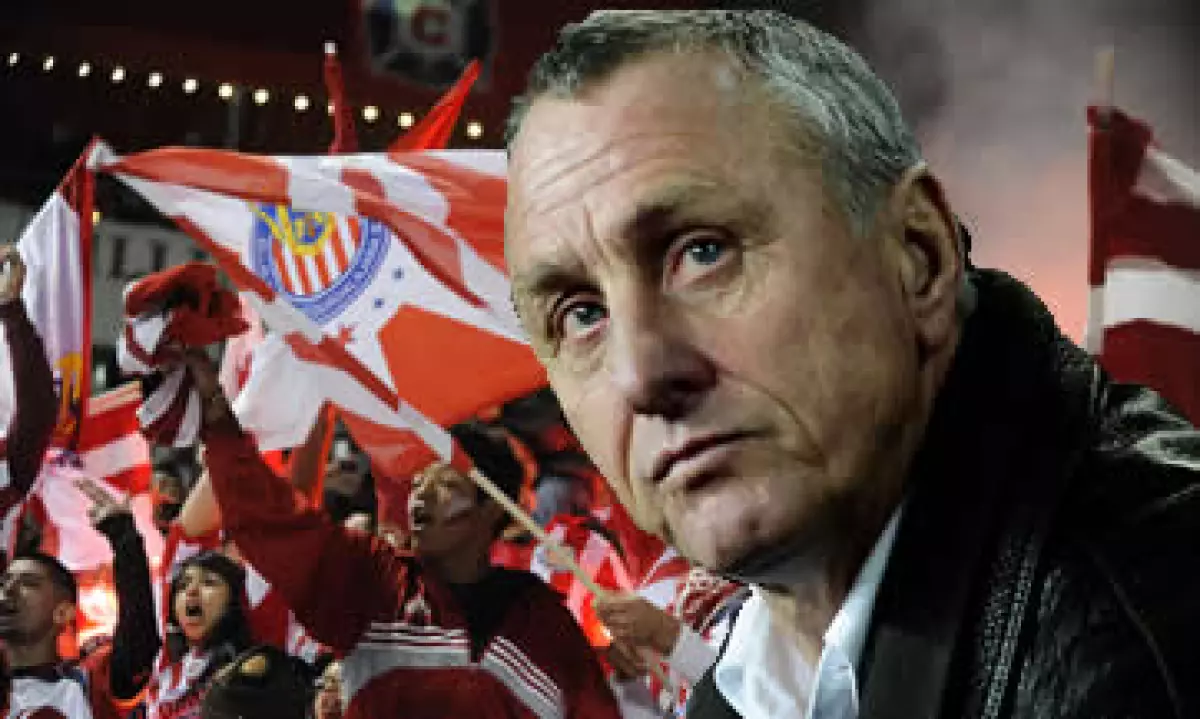 En 1999 el ex futbolista y entrenador del Barcelona lanzó su centro de estudios. (Foto: Especial)