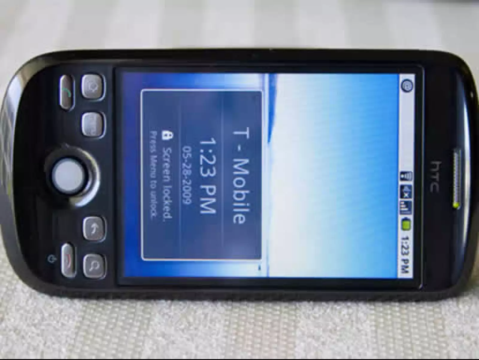 El T-Mobile G2 de Google Ion tiene capacidad de 512MB en memoria ROM y 288MB en memoria RAM