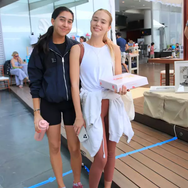 Camila García y Sophia de León 