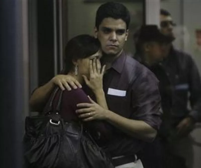 El capitán Giucemar Tabosa Cardoso dijo a que un número no determinado cuerpos fueron encontrados en la misma zona del Océano Atlántico donde el sábado se recogieron los primeros objetos del avión.