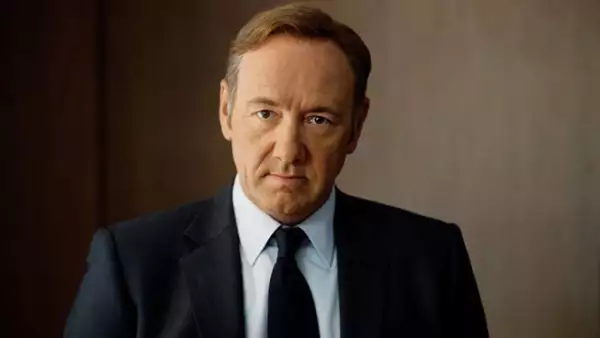 Kevin Spacey tiene 56 años.