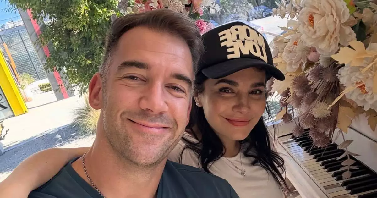 Lewis Howes y Martha Higareda 