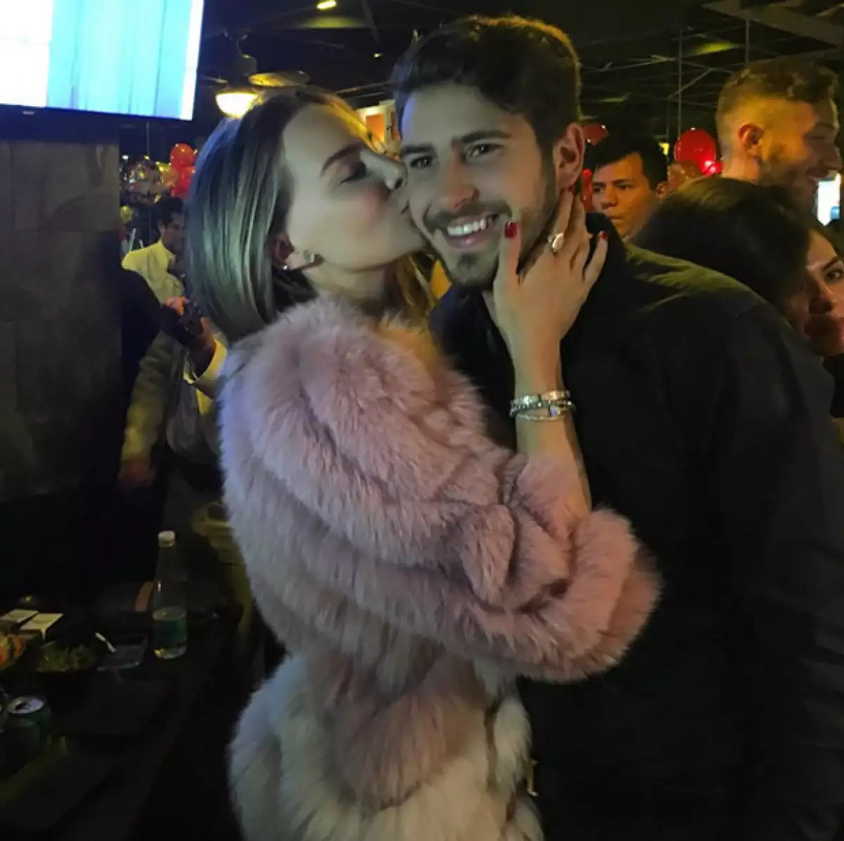 La cantante nunca se ha cansado de dejar en claro lo importante que es Nacho en su vida y hoy que es su cumpleaños no dudó en expresar su amor por él.