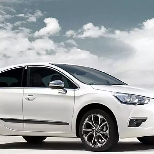 El nuevo coupé de la marca contará con 5 puertas, con las manijas de las puertas traseras ocultas en el marco.  El diseño cambia ligeramente en la parrilla y en los detalles de luces LED, así como en los nuevos rines de 18” pulgadas.