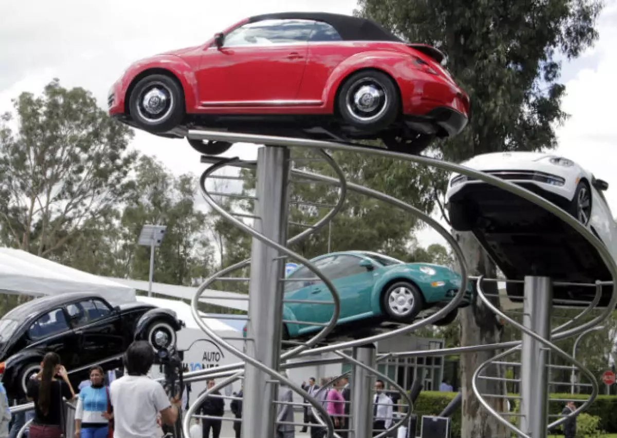 Planta de Volkswagen en Puebla, exhibici�n de autos