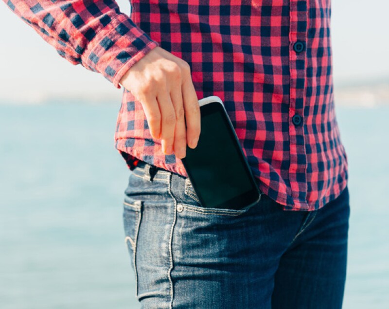 Piénsalo bien antes de guardar tu smartphone en tu bolsillo