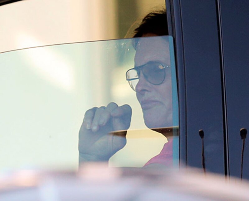 Unas fotos tomadas en Los Ángeles dejan ver lo que podría ser uno de los nuevos cambios del ex esposo de Kris Jenner, avivando los rumores sobre su transformación femenina.