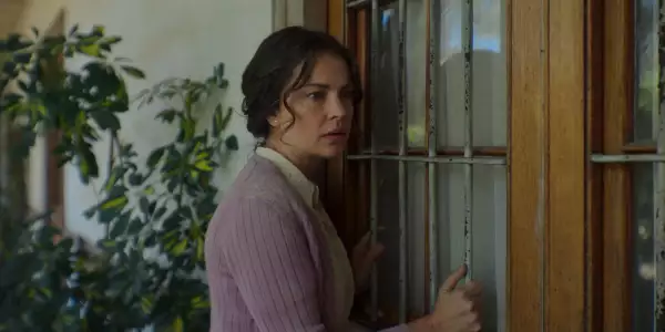 Dolores Fonzi (Adult Clara).jpg