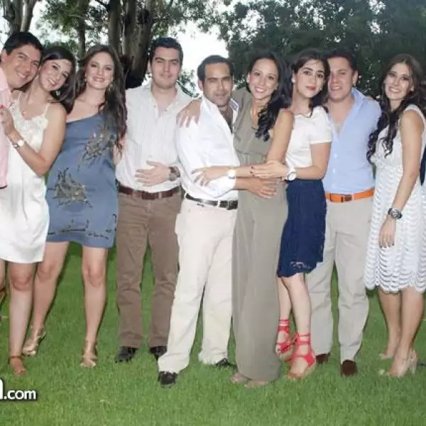 Rodrigo Erre,Mónica Aguayo,Andrea García,Raúl Gallardo,Juan José Ballesteros,Natalia Nogueira,Arabella Márquez,Jaime Guemez,Gaby García y Luis Mena