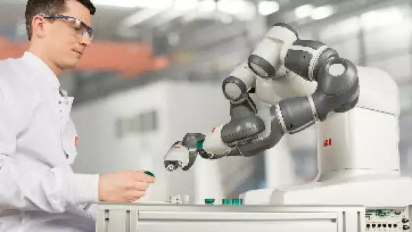 yumi_robot
