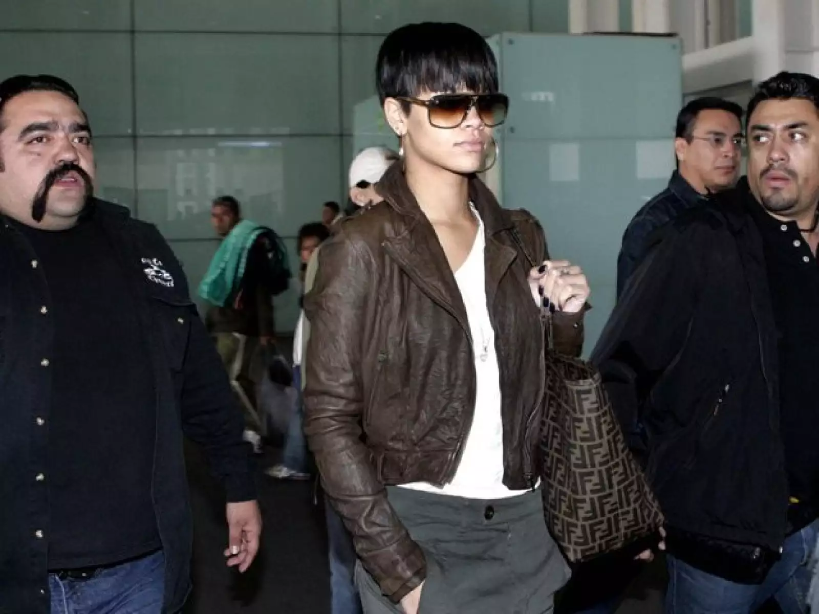 A su llegada, la cantante originaria de Las Bahamas no dio un sólo autógrafo.