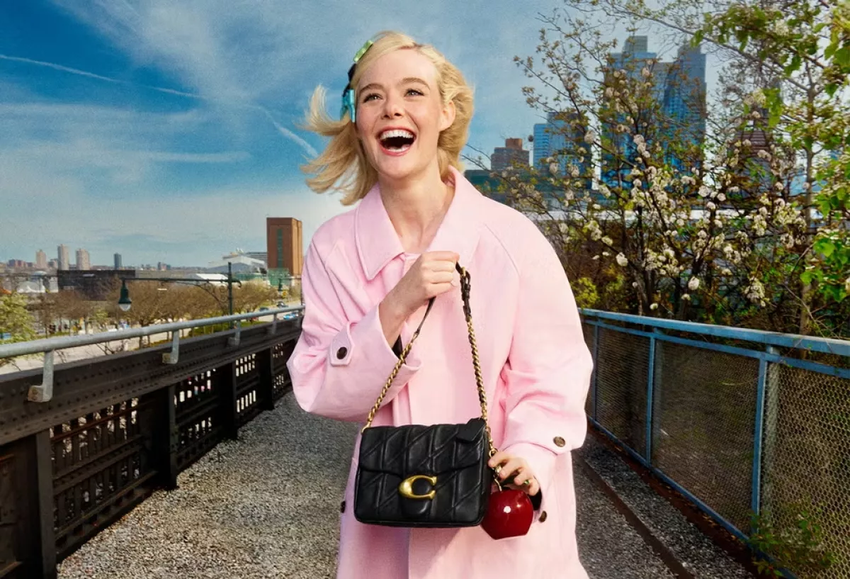 Elle Fanning Coach