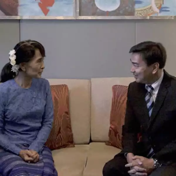 suu kyi se reune con lider opositor de tailandia