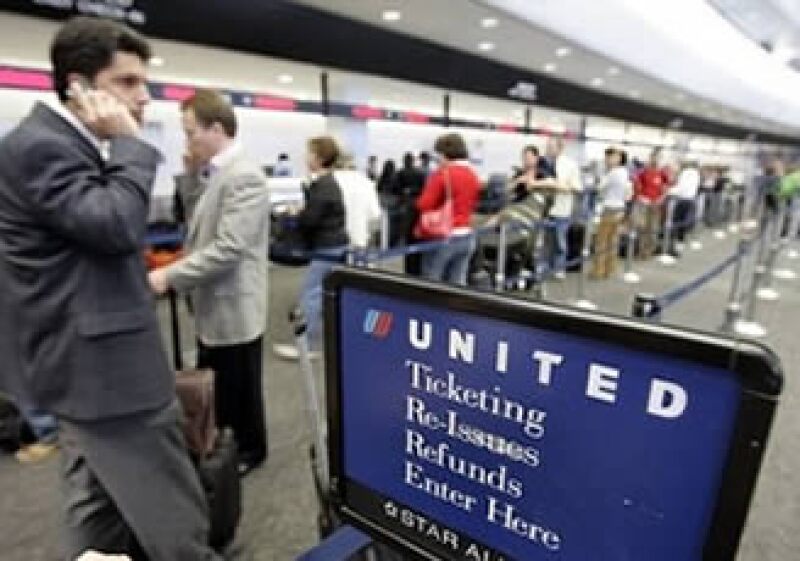 United Airlines es una de las empresas que optaron por subir sus tarifas en las últimas semanas. (Foto: Reuters)