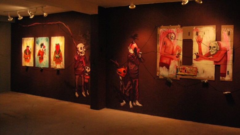 Enfocado en el graffiti y arte multimedia, fomenta el arte contemporáneo alternativo e independiente.