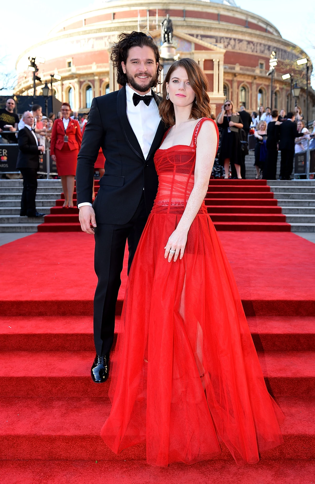 Kir Harington y Rose Leslie llegan al altar
