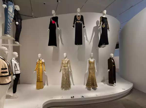 Foto: The Costume Institute; Karl Lagerfeld: A Line of Beauty (2023)