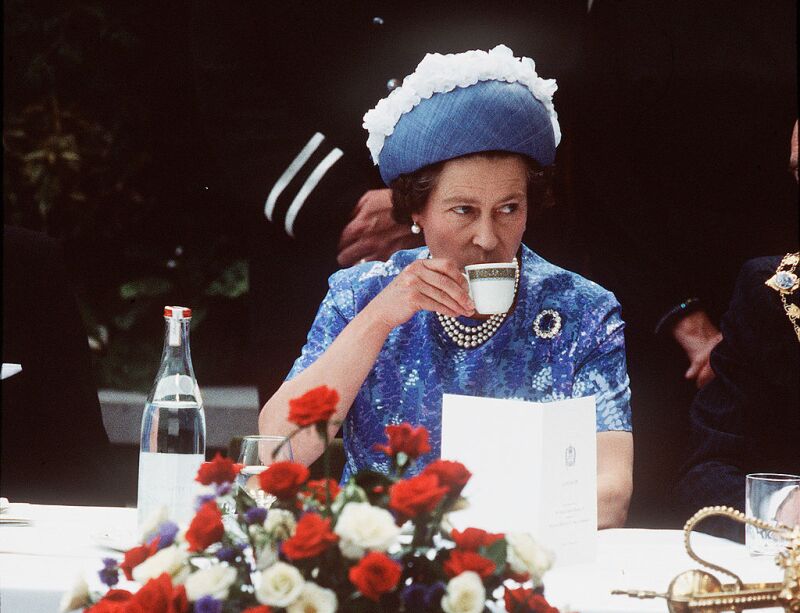 reina Isabel II
