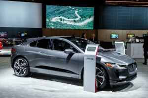 jlrnyias2019020.jpg