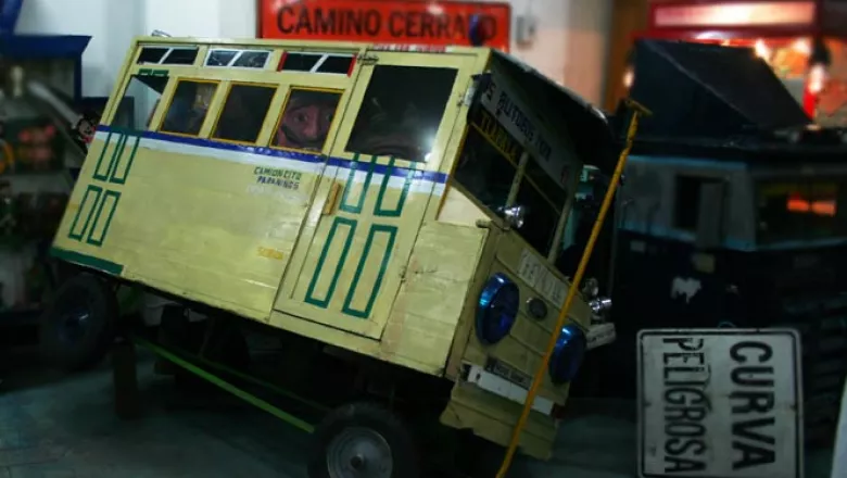 Las empresas jugueteras manufacturan réplicas en miniatura del transporte que se usaba en cada época. El tranvía no podía faltar.