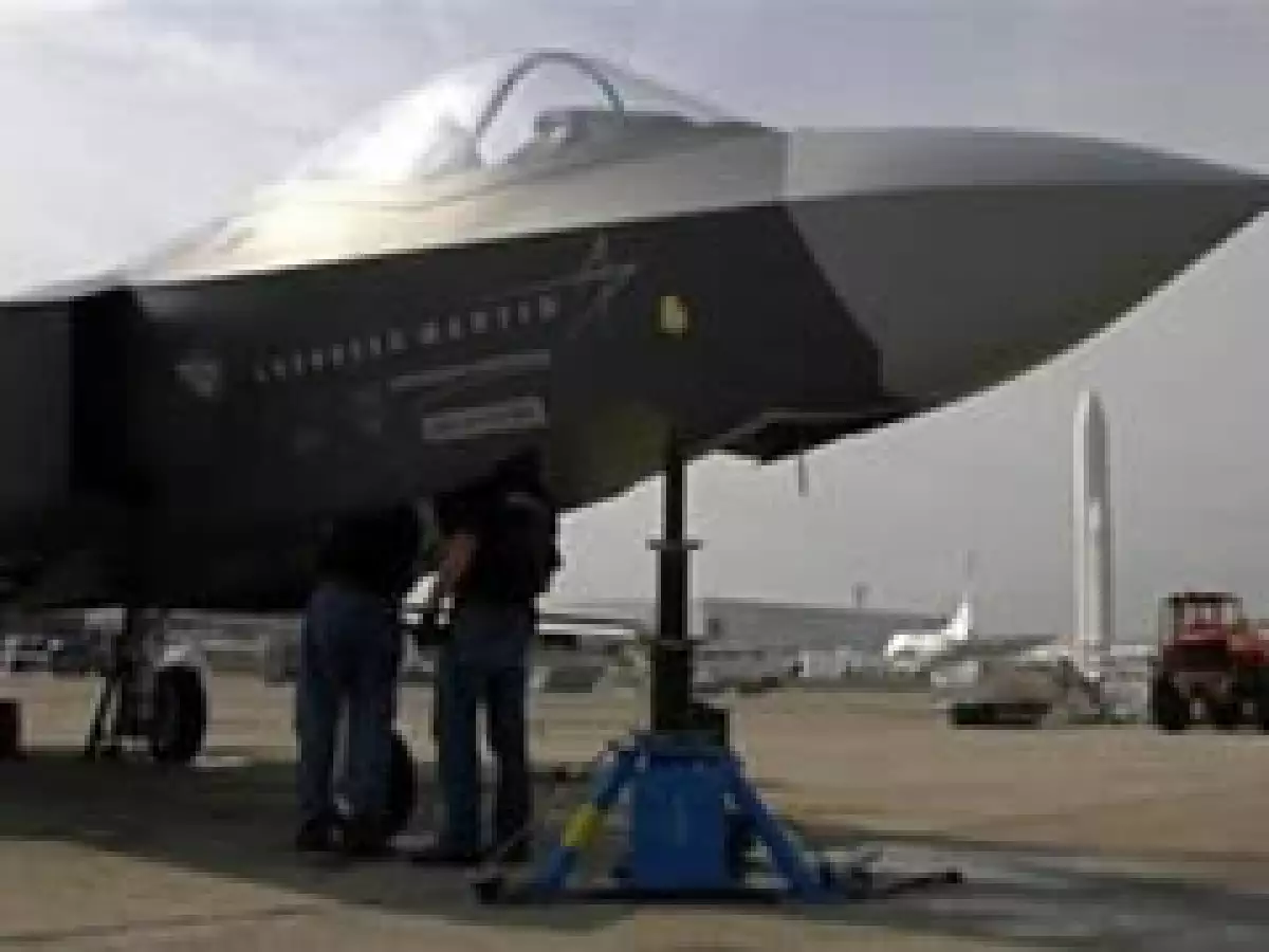 El programa del Pentágono busca reemplazar los aviones caza y de combate ligero. (Foto: Reuters)