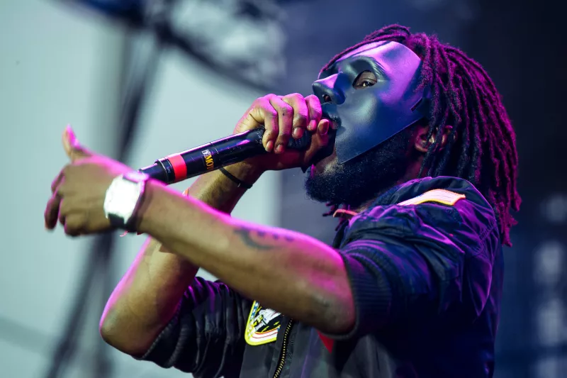 Raperos escuchan música en Pornhub