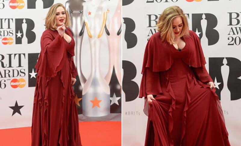 Adele sorprendió con su escote.