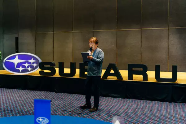 Foto de Nobuyuki Fukushima, CEO de la firma en México, durante la presentación del prototipo SUBARU TRAILSEEKER.