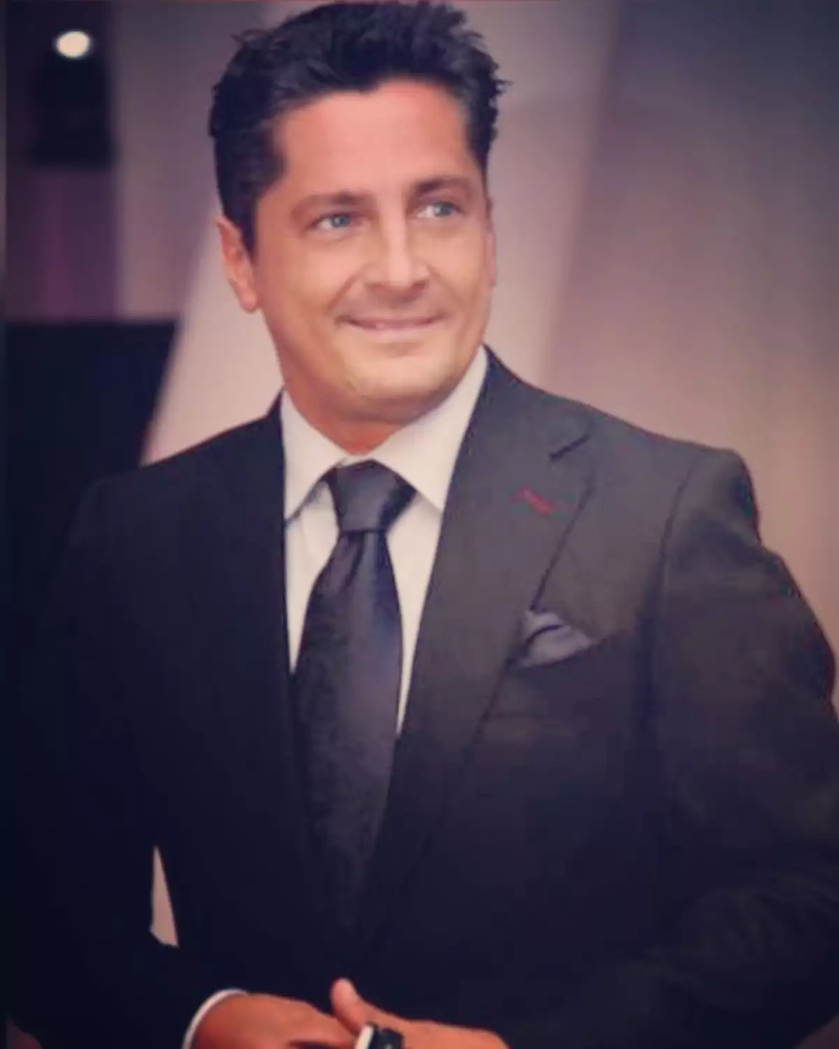 Alejandro Basteri hermano de Luis Miguel