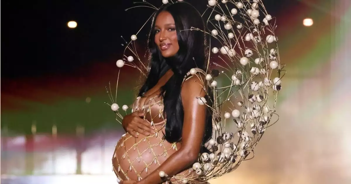 Jasmine-Tookes-Victoria-Secret.jpg
