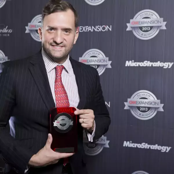 Manuel González Arce, director de Comunicación de Nokia, recibió el premio al Mejor Servicio al Consumidor. En esta categoría se califica la relación de las empresas de consumo con sus clientes, el uso de las nuevas tecnologías en la red.