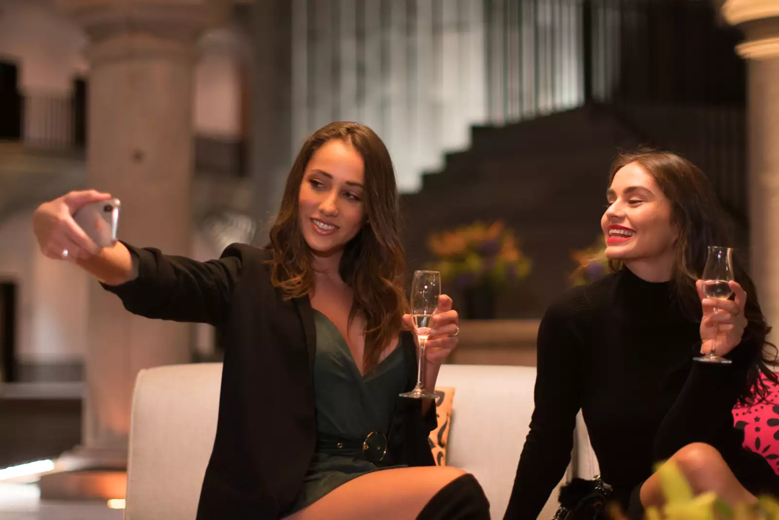 Keyla Caputo y Macarena Achaga 2.jpg