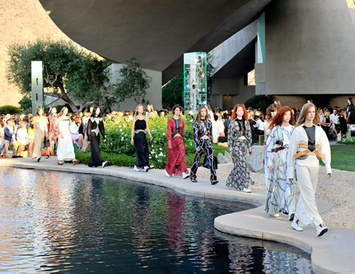 Louis Vuitton presentó su colección crucero en Palm Springs.