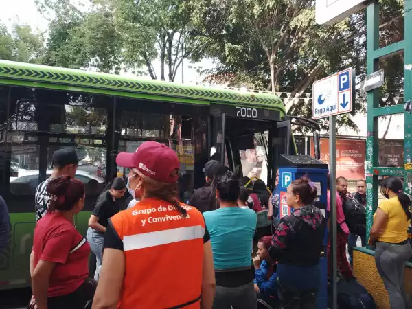 migrantes plaza giordano bruno 2.jpeg