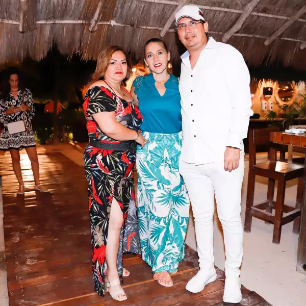 Vanessa Hernández, Alejandro Flores y Magali Hernández
