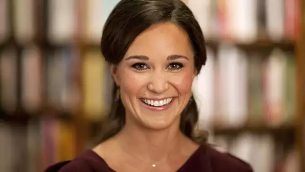 Comenta que en sus mejores fiestas no ha sido necesario tanto lujo; acierta en que algunos canapés, cocteles y una rica cena, son elementos perfectos para poner en atmósfera a sus invitados.