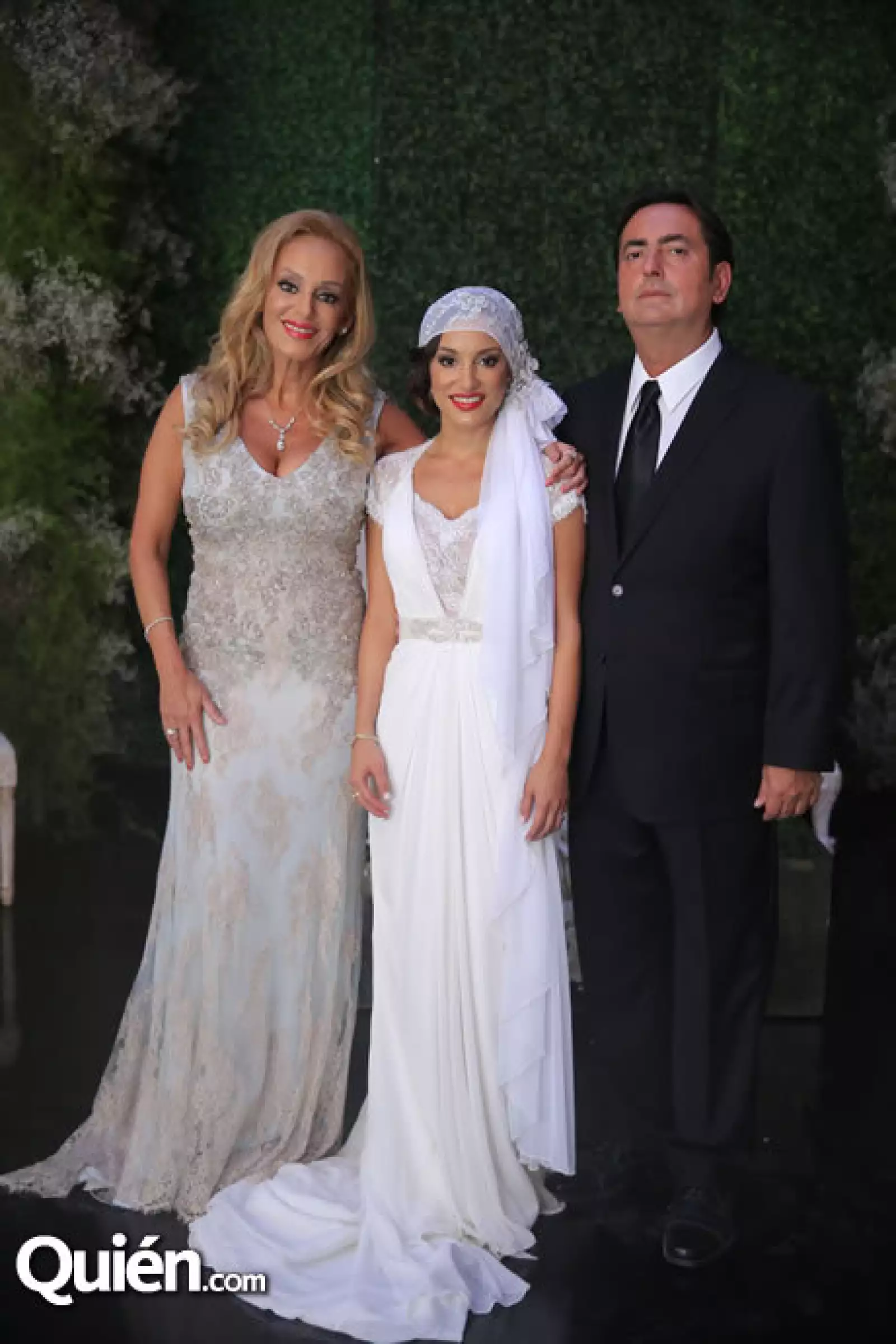 Maru Calderón Rojas,Vivi Villarreal y Roberto Villarreal