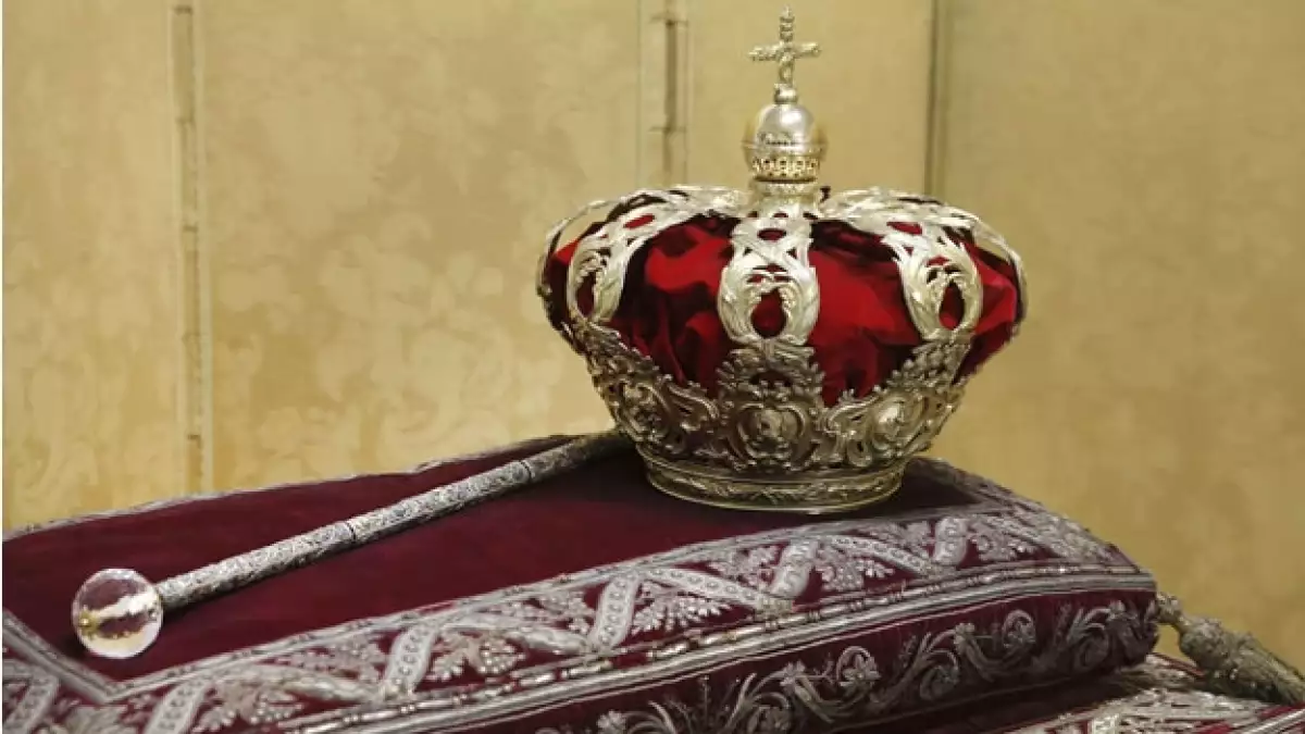 corona y cetro de la proclamacion de felipe vi