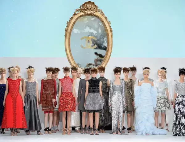 El color rojo, las aplicaciones fueron los detalles más distintivos de la colección.