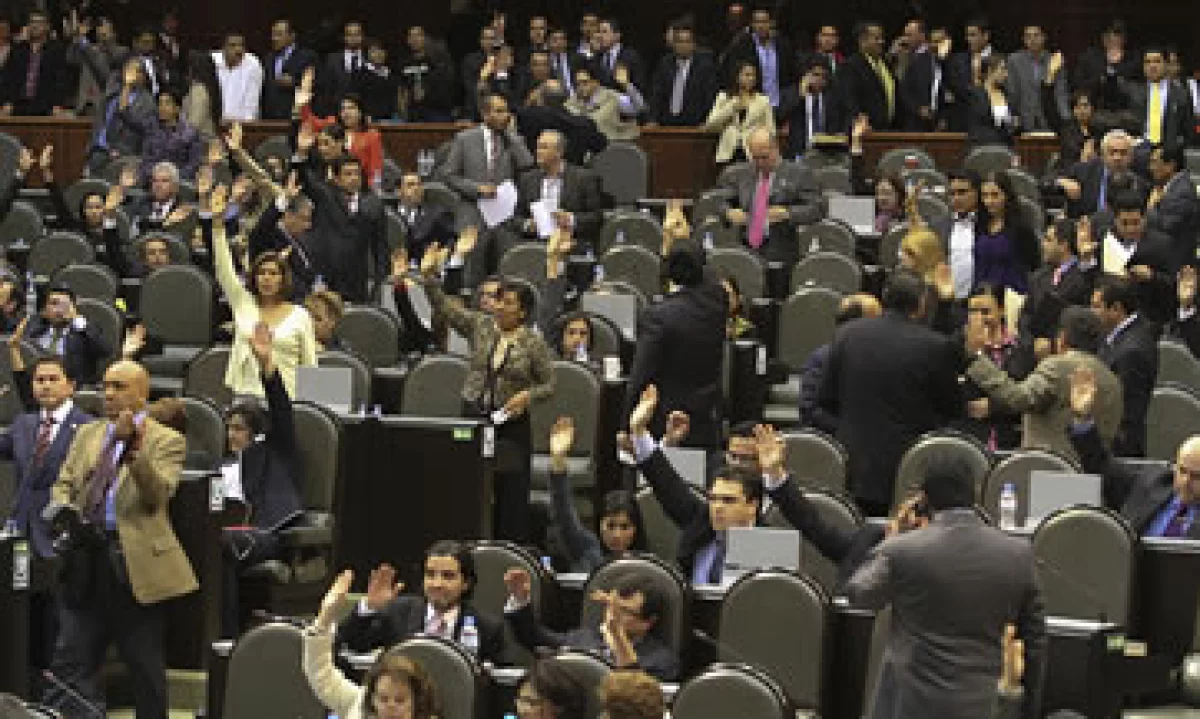 La segunda reforma fiscal durante el Gobierno de Calderón se aprobó en una versión diluida. (Foto: Notimex)