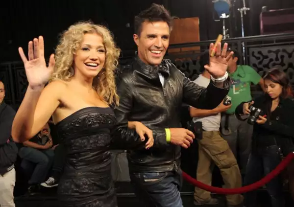 Fanny Lu también participó en el video La Noche. En la imagen, acompañada de Billy Rovzar.