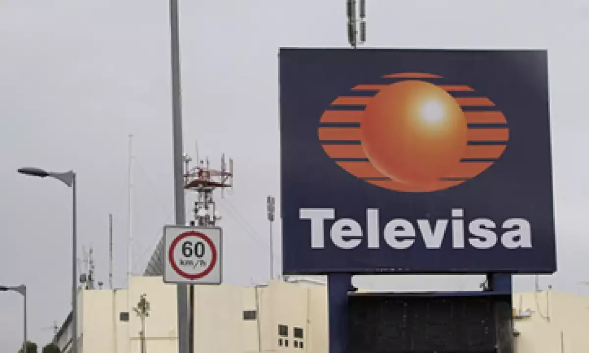 Televisa acusó a MVS de usar sus medios de comunicación para culparla de que la SCT no renueve sus concesiones. (Foto: AP)