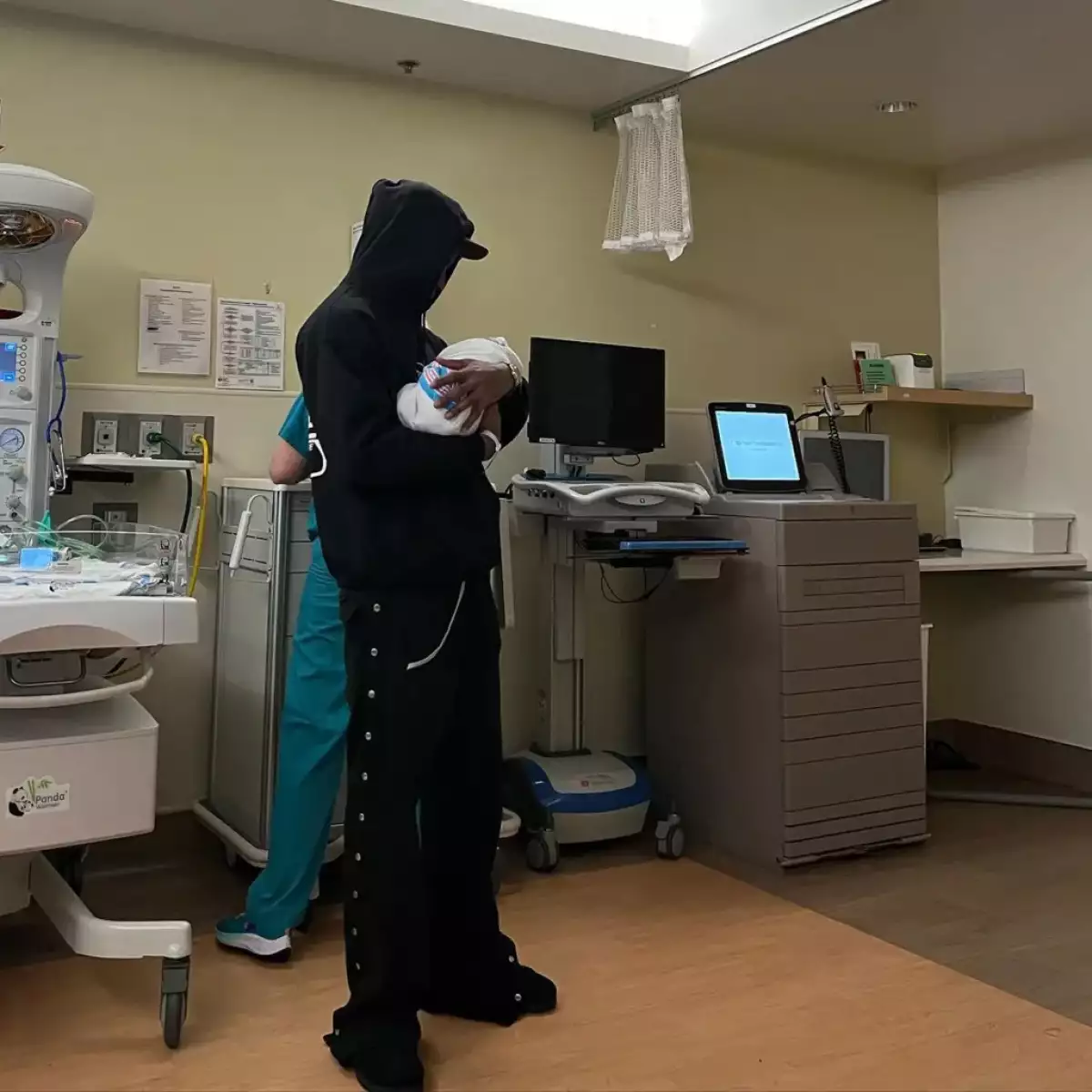 travis-scott-bebe-aire