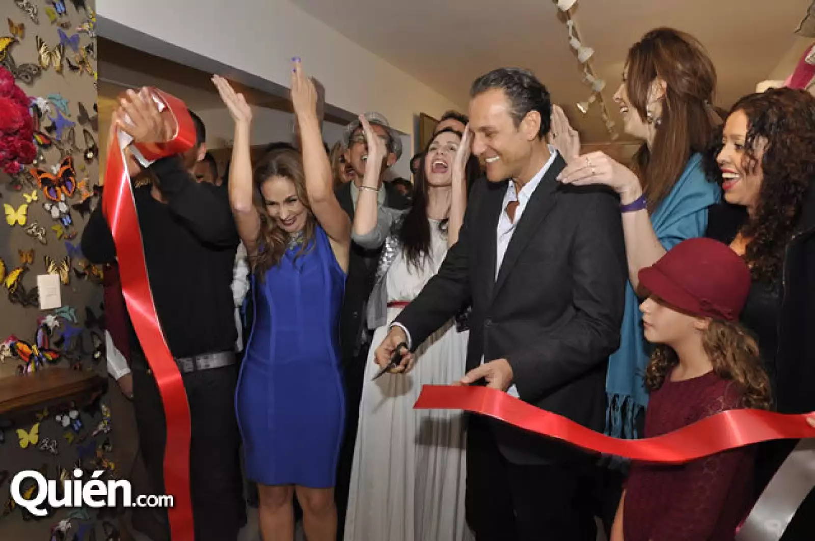 El acto inaugural con Paulina Moran,Karen Otero,Roy y Sally Azar