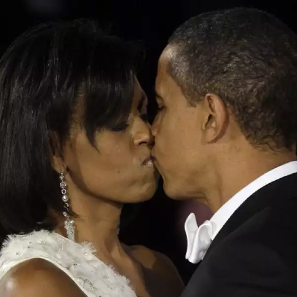 Romántico momento con Michelle Obama, en el tradicional baile del día de la toma de posesión.