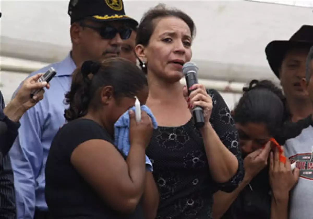 En la marcha realizada este sábado en Tegucigalpa, participó la esposa del presidente derrocado, Xiomara Zelaya. (Foto: Reuters)