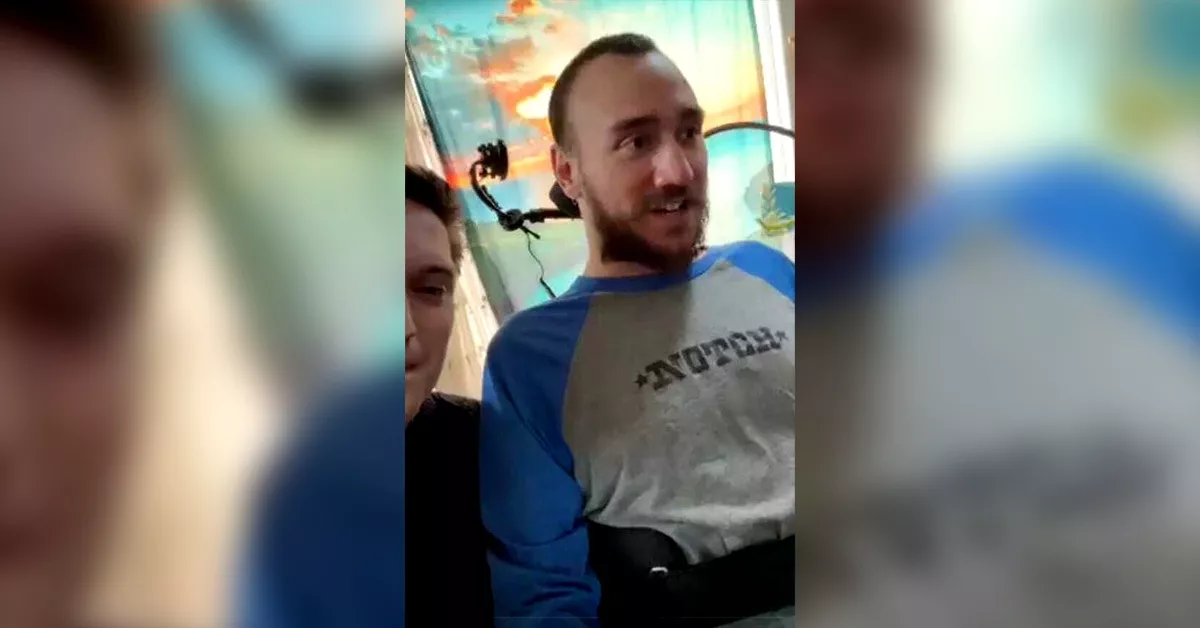 Neuralink, de Elon Musk, muestra al primer paciente con chip cerebral jugar ajedrez