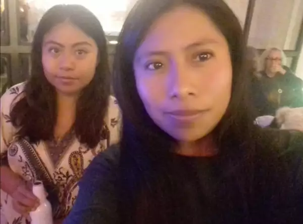 yalitza y su hermana.jpg