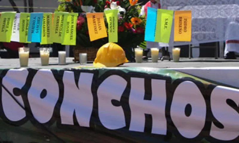 A 10 años del accidente, los familiares exigen la recuperación de los cuerpos de las víctimas. (Foto: Cuartoscuro)