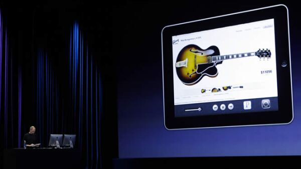 Una nueva versión de su sistema operativo, iOS 4.2, que promete saldrá en noviembre, que traerá mejoras para la iPad.